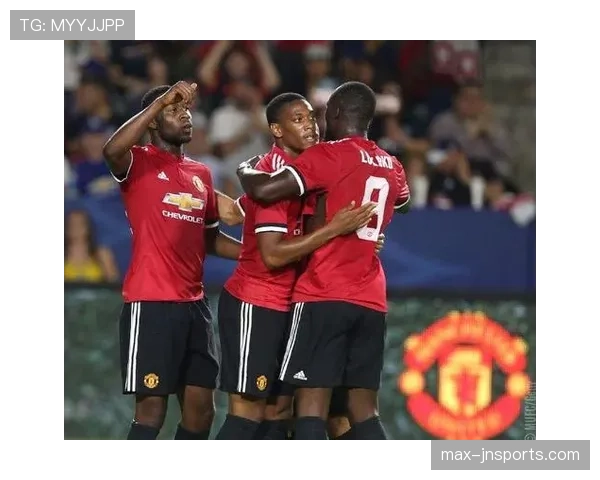 哲科与伊布同赛季前场角色切换如何催生分散射门格局